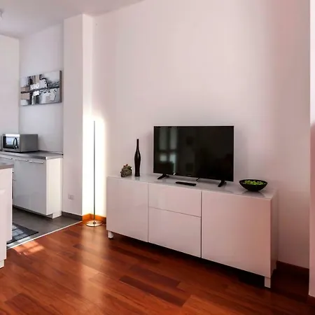 Bright House In Milan Apartment Exterior photo